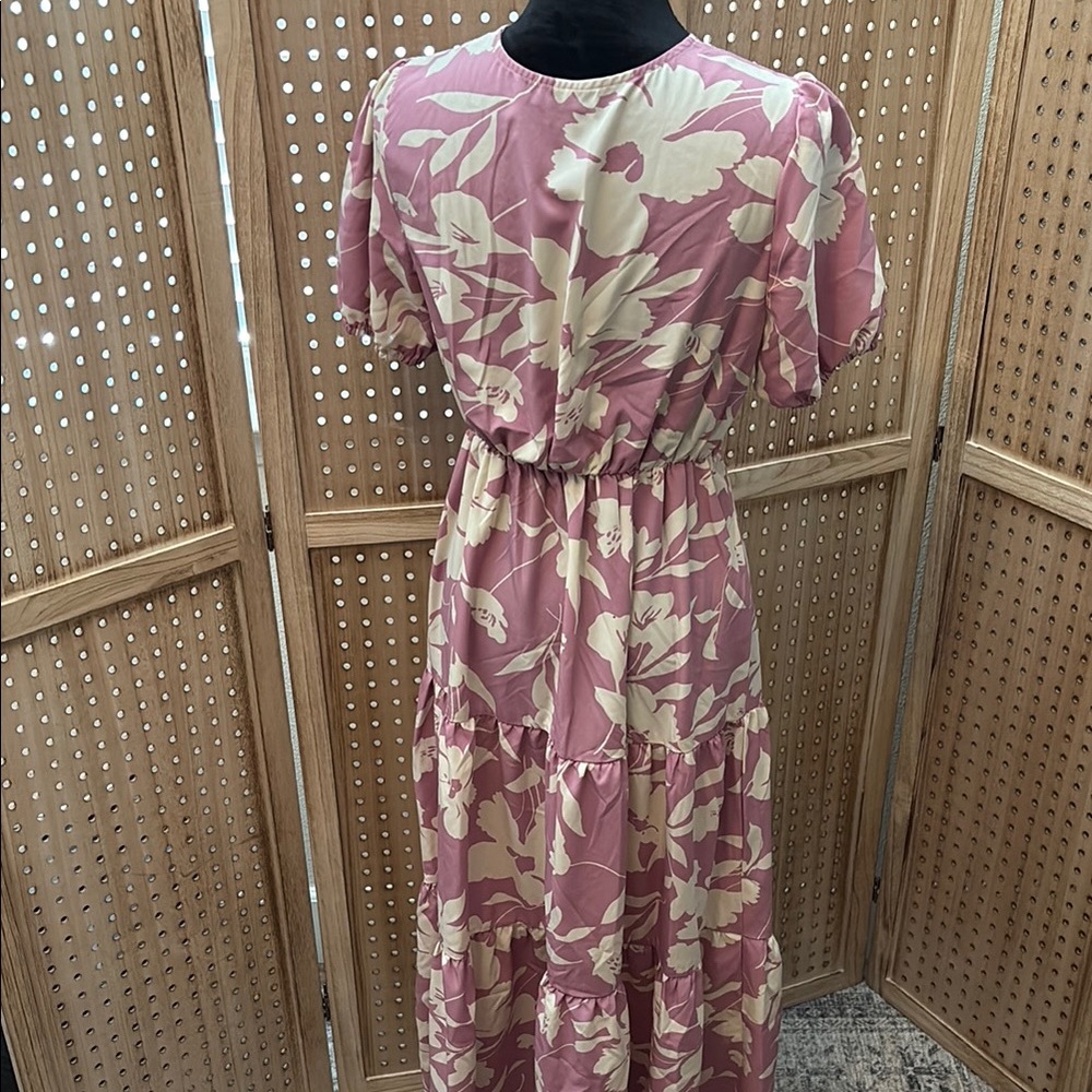 Floral Pink Cutout Dress - Picture 3 of 3